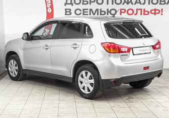 Подержанный автомобиль Mitsubishi ASX 2013 года (6 фото)