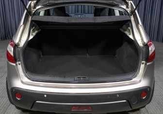 Подержанный автомобиль Nissan Qashqai 2012 года (10 фото)