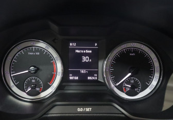 Подержанный автомобиль Skoda Octavia Liftback 2017 года (17 фото)