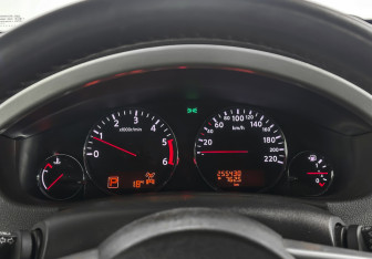 Подержанный автомобиль Nissan Pathfinder 2010 года (11 фото)