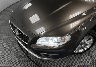 Подержанный автомобиль Volvo XC70 2016 года (25 фото)