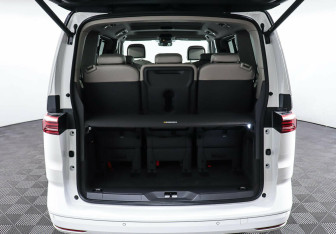 Подержанный автомобиль Volkswagen Multivan 2022 года (24 фото)