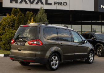 Подержанный автомобиль Ford Galaxy 2011 года (4 фото)