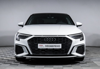 Подержанный автомобиль Audi A3 Sedan 2021 года (2 фото)
