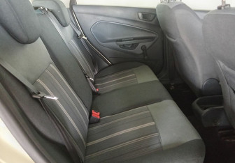 Подержанный автомобиль Ford Fiesta Hatchback 2008 года (10 фото)
