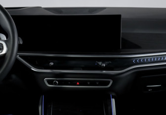 Подержанный автомобиль BMW X5 2025 года (13 фото)