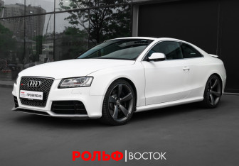 Подержанный автомобиль Audi RS 5 Coupe 2011 года (1 фото)