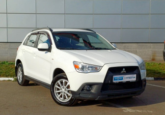 Подержанный автомобиль Mitsubishi ASX 2012 года (3 фото)