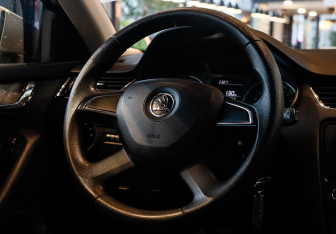 Подержанный автомобиль Skoda Octavia Wagon 2014 года (16 фото)