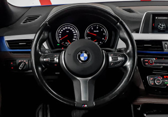 Подержанный автомобиль BMW X2 2018 года (12 фото)