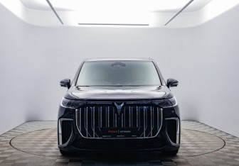 Подержанный автомобиль Voyah Dream 2023 года (2 фото)