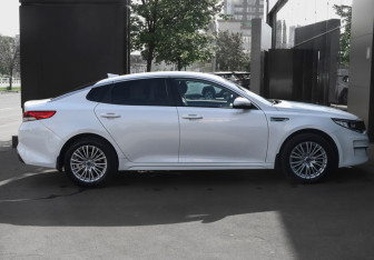 Подержанный автомобиль Kia Optima Sedan 2018 года (4 фото)