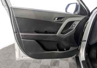 Подержанный автомобиль Hyundai Creta 2017 года (18 фото)