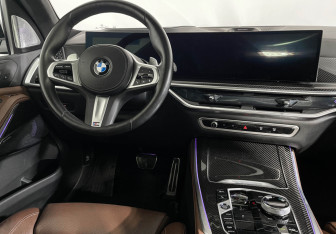 Подержанный автомобиль BMW X5 2024 года (15 фото)