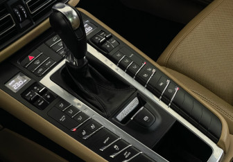 Подержанный автомобиль Porsche Macan 2019 года (19 фото)