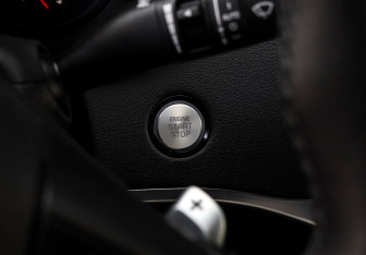 Подержанный автомобиль Kia Stinger 2018 года (21 фото)