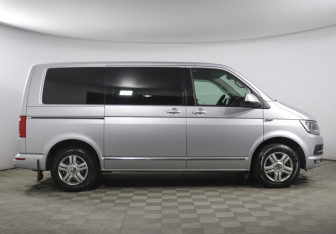 Подержанный автомобиль Volkswagen Caravelle 2015 года (4 фото)