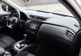 Подержанный автомобиль Nissan X-Trail 2018 года (8 фото)