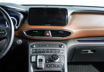 Подержанный автомобиль Hyundai Santa Fe 2021 года (11 фото)