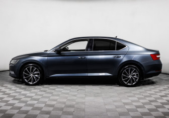 Подержанный автомобиль Skoda Superb Liftback 2015 года (8 фото)