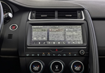 Подержанный автомобиль Jaguar E-Pace 2018 года (17 фото)