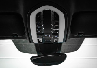 Подержанный автомобиль Porsche Cayenne 2015 года (21 фото)