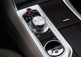 Подержанный автомобиль Jaguar XF Sedan 2014 года (25 фото)