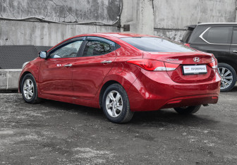 Подержанный автомобиль Hyundai Avante Sedan 2011 года (6 фото)