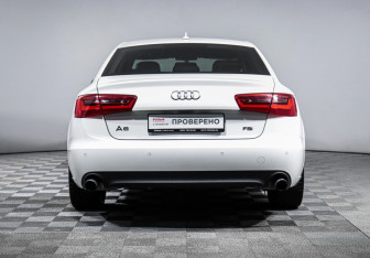 Подержанный автомобиль Audi A6 Sedan 2011 года (6 фото)