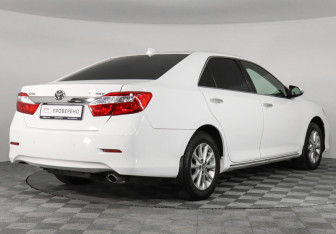 Подержанный автомобиль Toyota Camry Sedan 2012 года (5 фото)