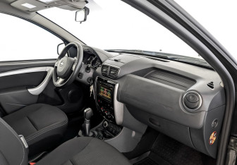 Подержанный автомобиль Nissan Terrano 2019 года (11 фото)