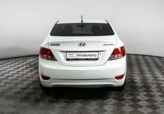 Подержанный автомобиль Hyundai Solaris Sedan 2013 года (6 фото)