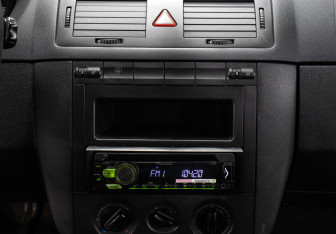 Подержанный автомобиль Skoda Fabia Sedan 2007 года (15 фото)