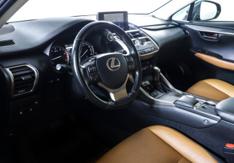 Подержанный автомобиль Lexus NX 2018 года (14 фото)
