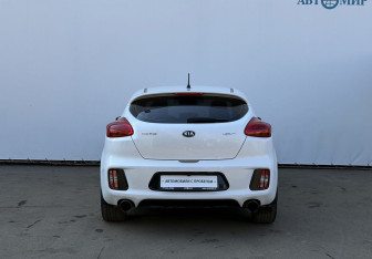 Подержанный автомобиль Kia Ceed GT 2015 года (6 фото)