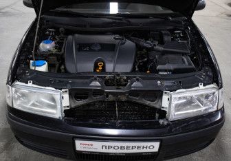 Подержанный автомобиль Skoda Octavia Liftback 2010 года (9 фото)