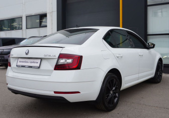 Подержанный автомобиль Skoda Octavia Liftback 2018 года (5 фото)