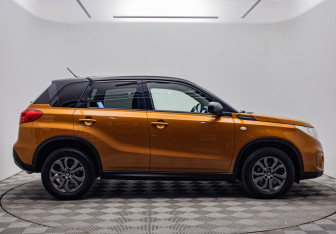 Подержанный автомобиль Suzuki Vitara 2015 года (6 фото)