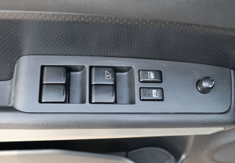 Подержанный автомобиль Nissan X-Trail 2012 года (11 фото)