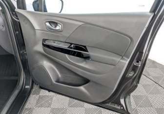 Подержанный автомобиль Renault Kaptur 2021 года (24 фото)