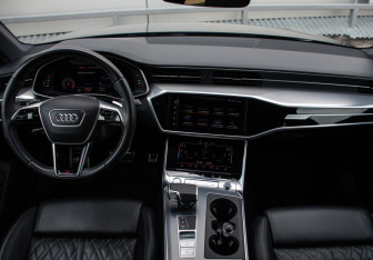 Подержанный автомобиль Audi A6 Sedan 2020 года (12 фото)