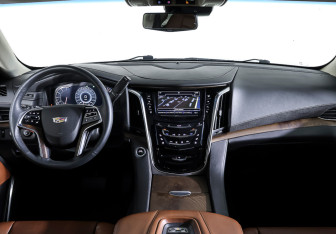 Подержанный автомобиль Cadillac Escalade Suv 2019 года (15 фото)