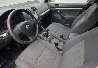 Подержанный автомобиль Volkswagen Jetta Sedan 2008 года (9 фото)