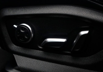 Подержанный автомобиль Audi Q7 2016 года (18 фото)