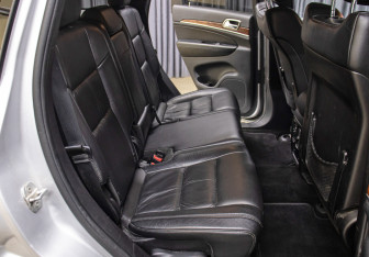 Подержанный автомобиль Jeep Grand Cherokee 2011 года (5 фото)