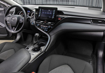 Подержанный автомобиль Toyota Camry Sedan 2021 года (7 фото)