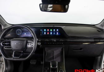 Подержанный автомобиль Omoda C5 2023 года (10 фото)