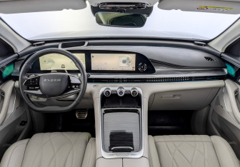 Подержанный автомобиль Exeed RX 2024 года (14 фото)