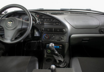 Подержанный автомобиль Chevrolet Niva 2012 года (11 фото)