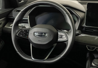 Подержанный автомобиль Geely Preface 2023 года (14 фото)